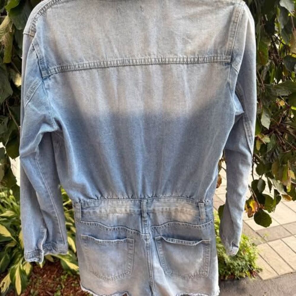 Fashion Nova Long Sleeve Denim Utility Romper Light Wash - NWOT Size Small - Picture 7 of 7